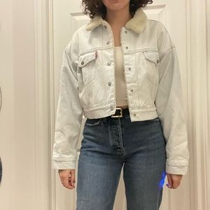 LEVI'S Cropped Dad Sherpa Trucker Jacket